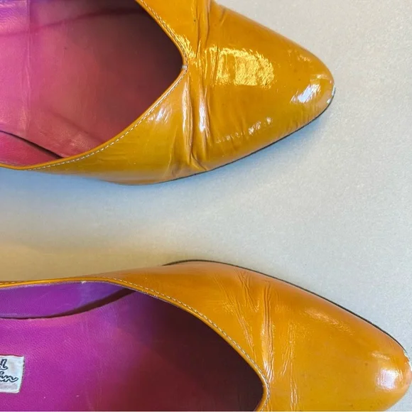 Vintage Gold Arnold Churgin with Wedge Heel - Picture 4 of 13